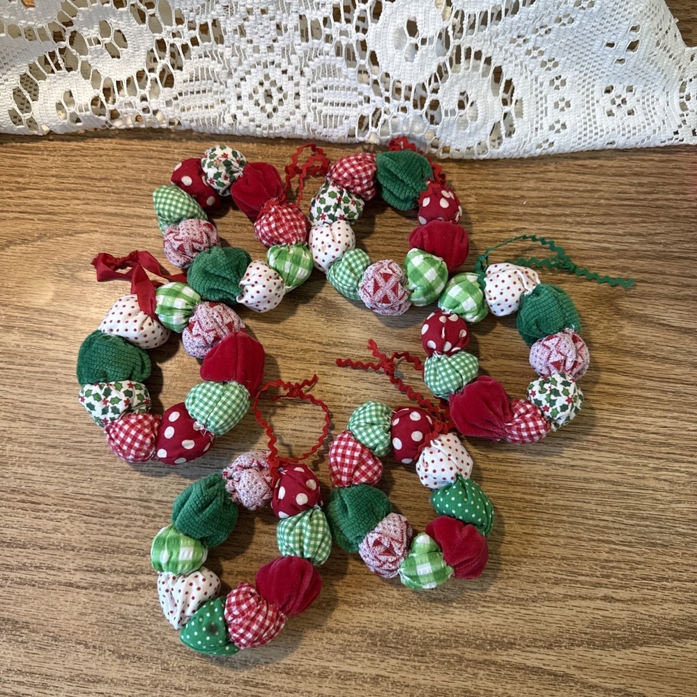 6 Vintage handmade fabric puff wreath Christmas Ornaments‎